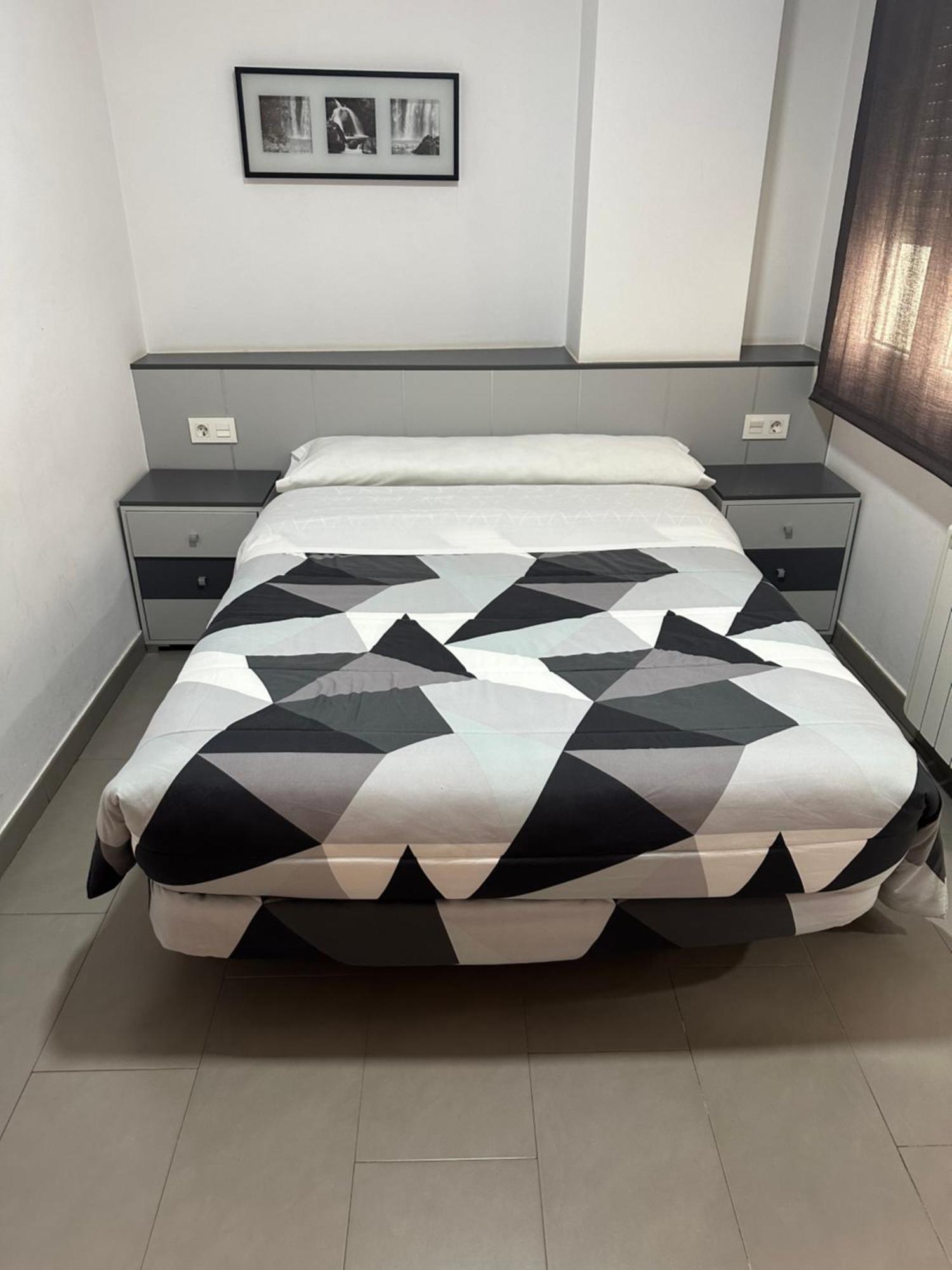 Apartamento Gran Via Granada Bagian luar foto